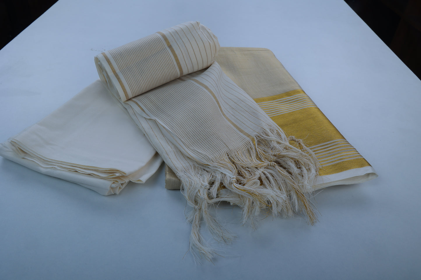 Set Mundu