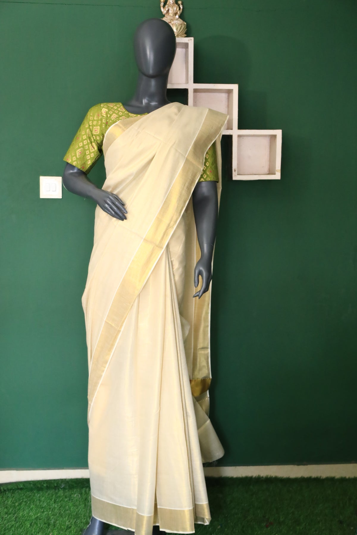 Kerala Tissue saree 3x3 border